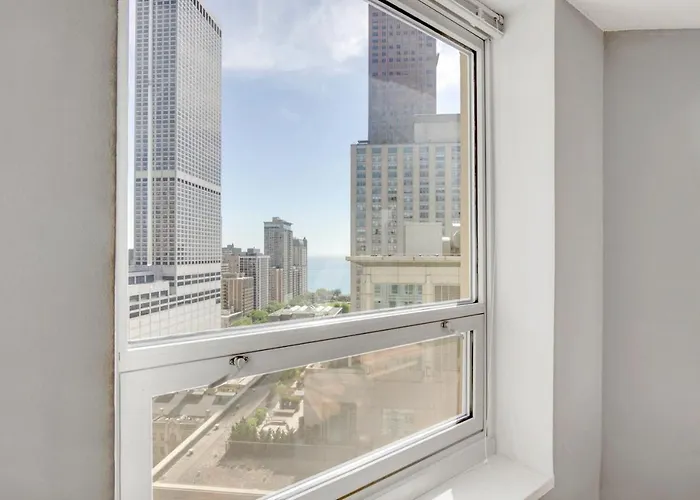 River N 1br W Gym Wd Nr Mag Mile Chi-85