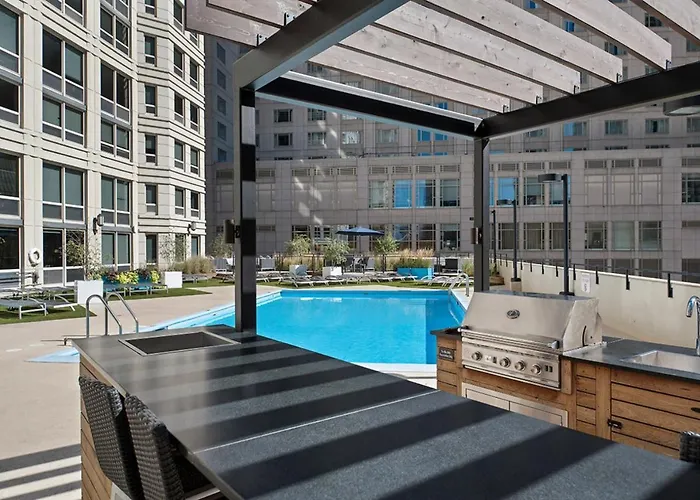 River N 1br W Gym Wd Nr Mag Mile Chi-85 Apartment