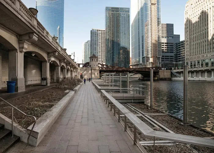 River N 1br W Gym Wd Nr Mag Mile Chi-85 Apartment Chicago